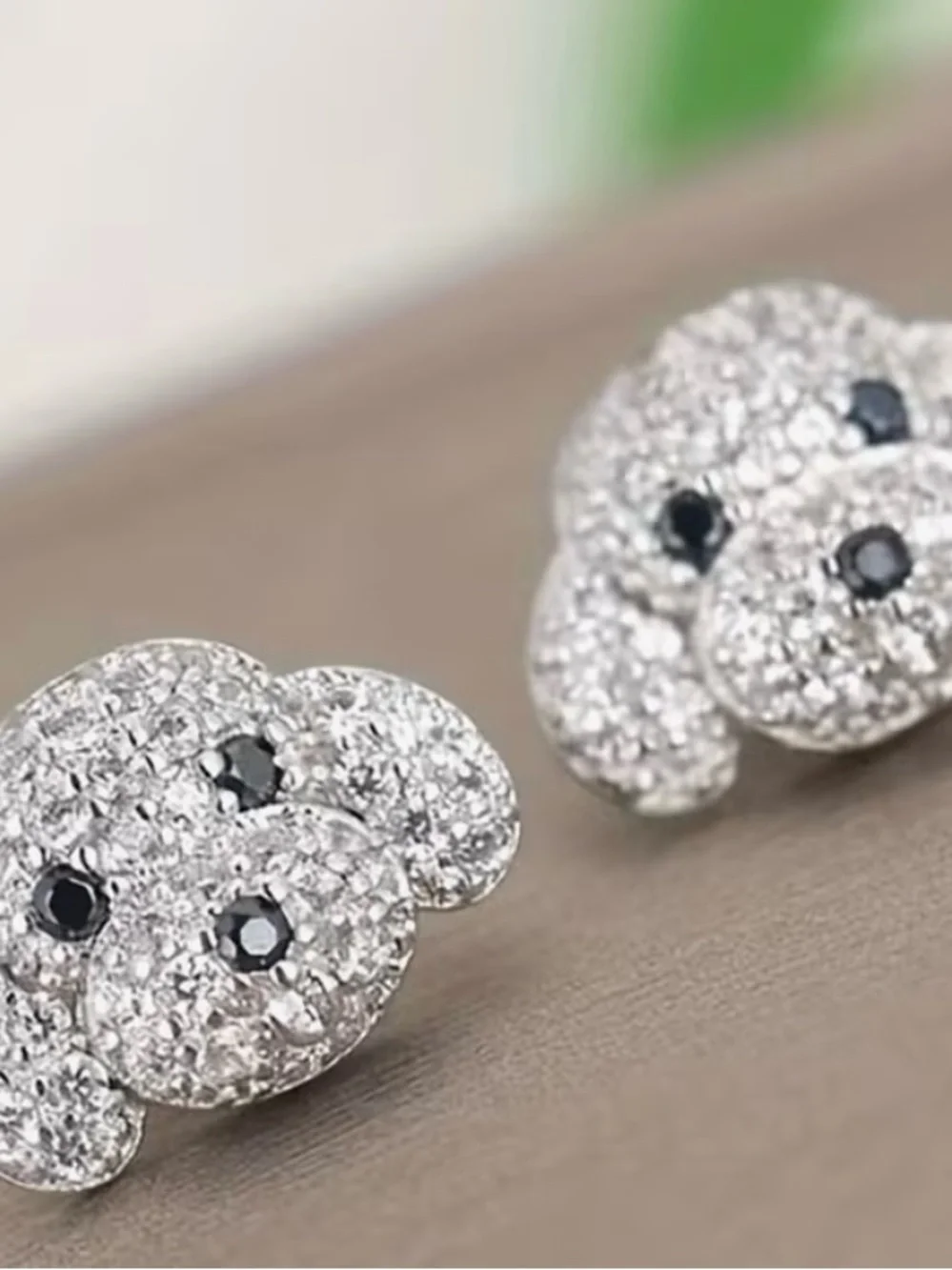 🐶 Betsey Johnson Sparkling Silver Dog Face Stud Earrings Pet-Inspired Jewelry 🐶